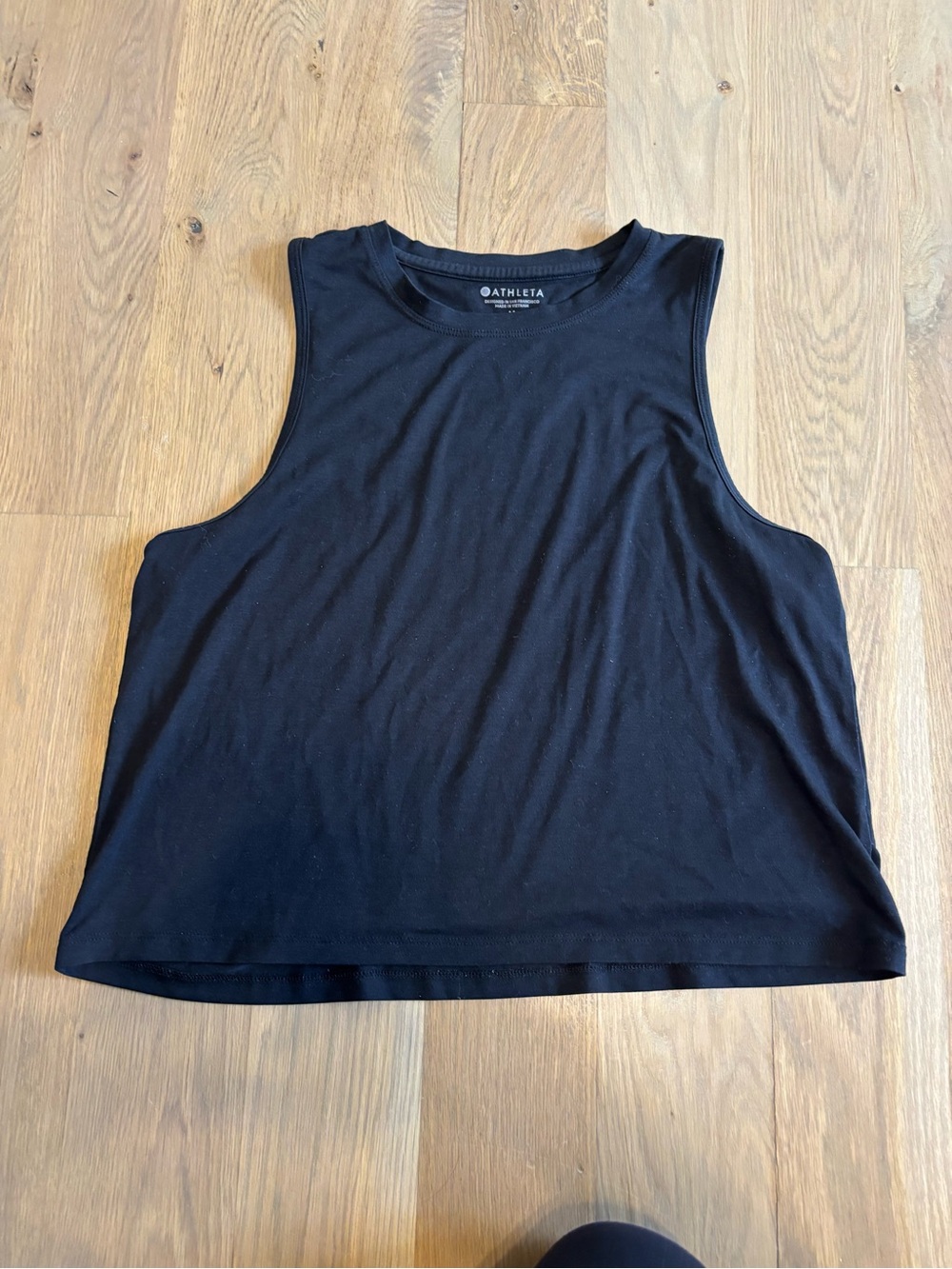 Athleta Black Cropped Muscle Tank Top size medium